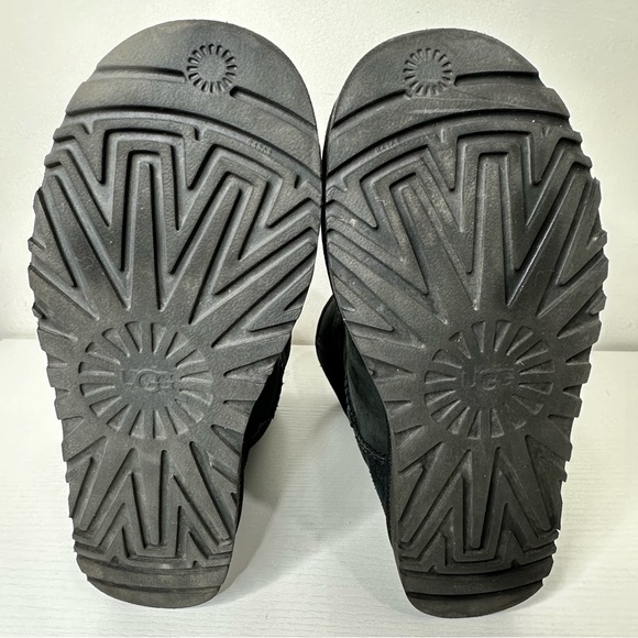 UGG Women’s Classic Short II Size 8 - Picture 7 of 12